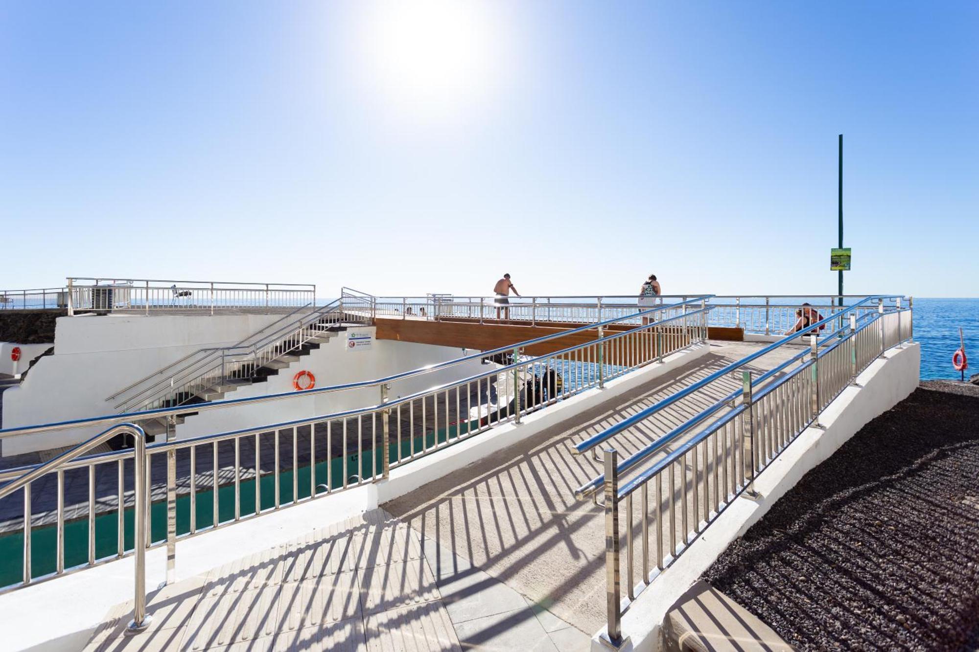 Home2book Breathtaking Ocean Views Apt,