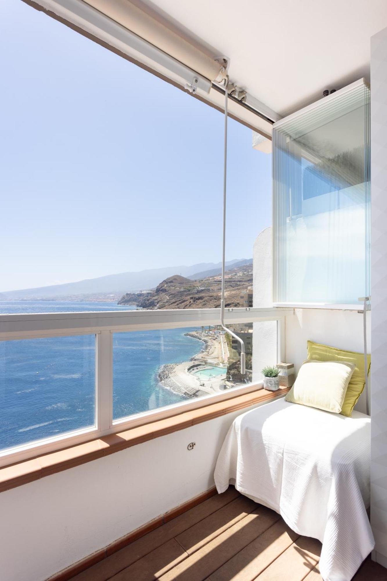 Home2book Breathtaking Ocean Views Apt, Apartment