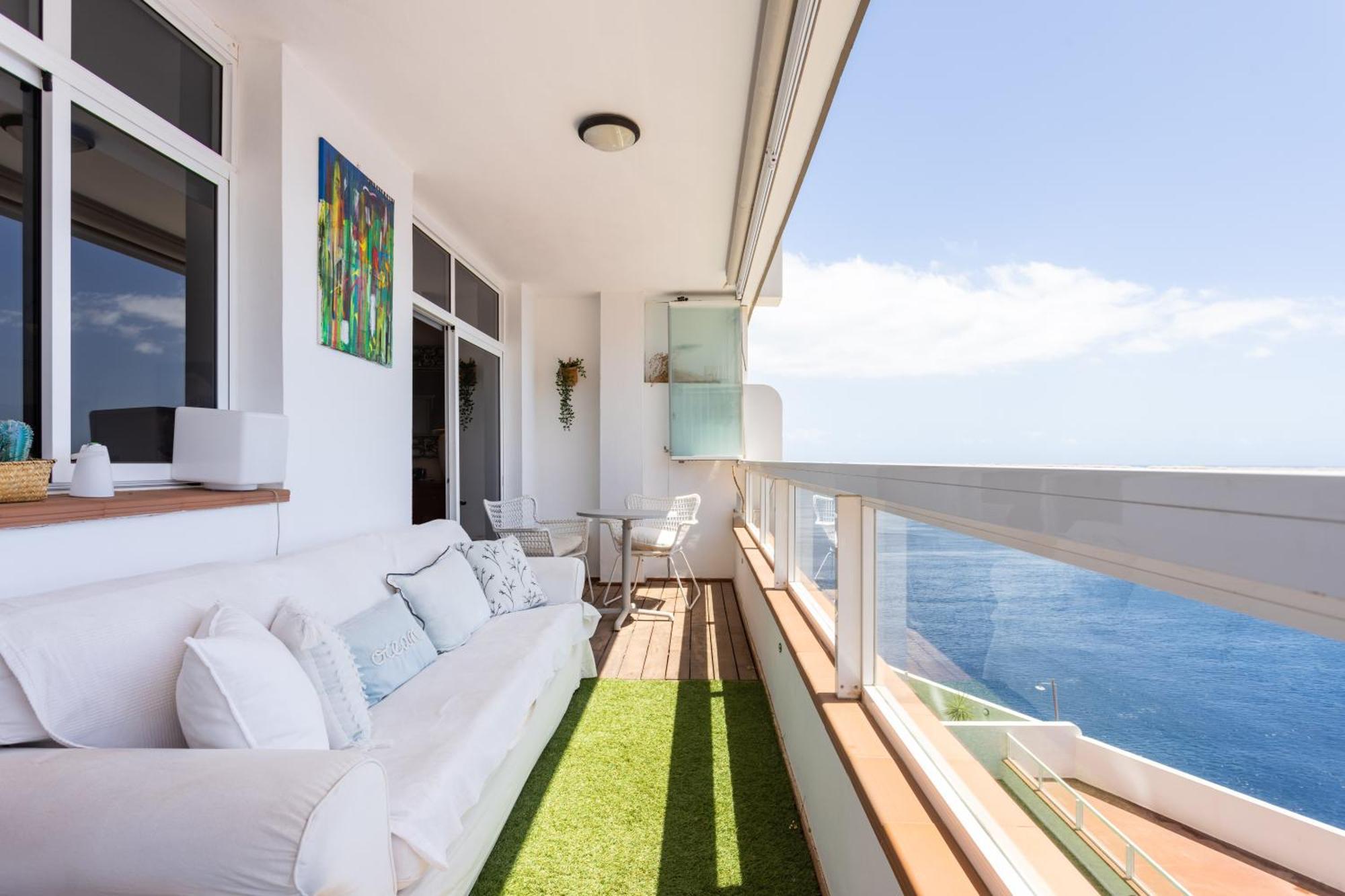 Home2book Breathtaking Ocean Views Apt, *